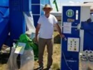 Производитель сепараторов зерна на аграрной выставке в Восточной Европе
